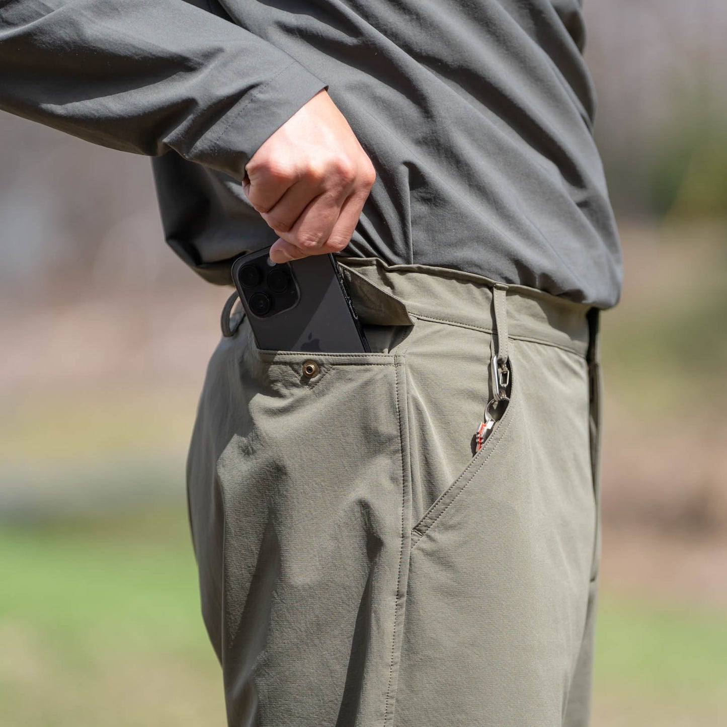 Back Pocket / 写真はBusy Light Pants