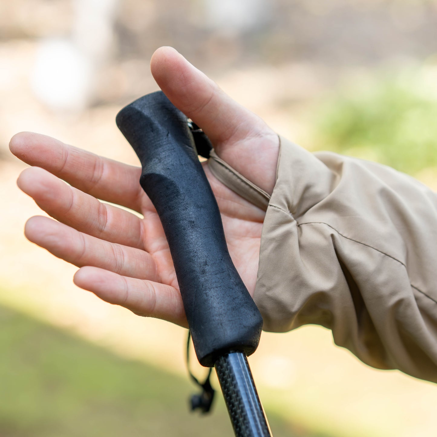 Thumb Loop / Good for Pole Gripping!