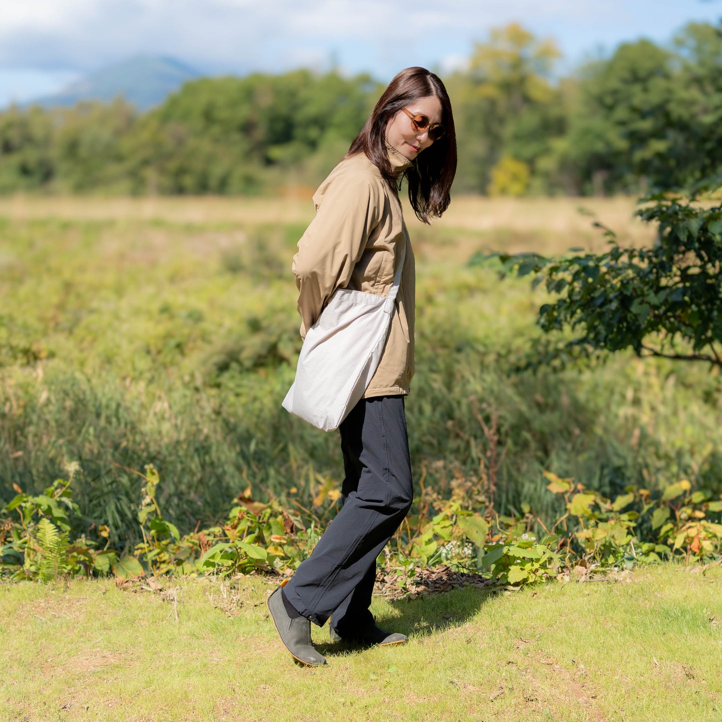 Light Grey, Model : 162cm